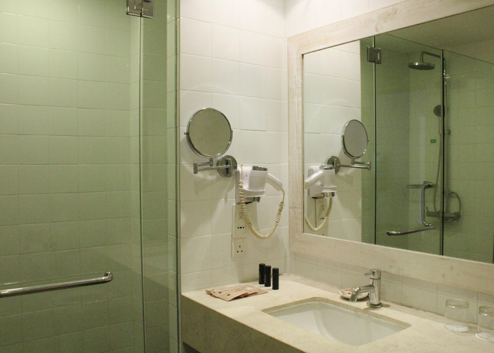 Bathroom 22