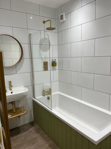 Bathroom 5, The Esplanade, Pembrokeshire