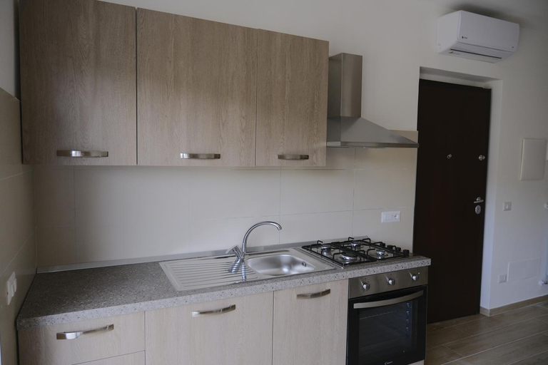 5, Estate TRE Apartments, Salerno