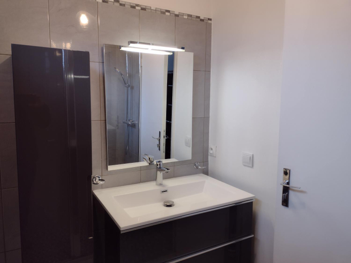 Bathroom 2, La maison verte, Moselle