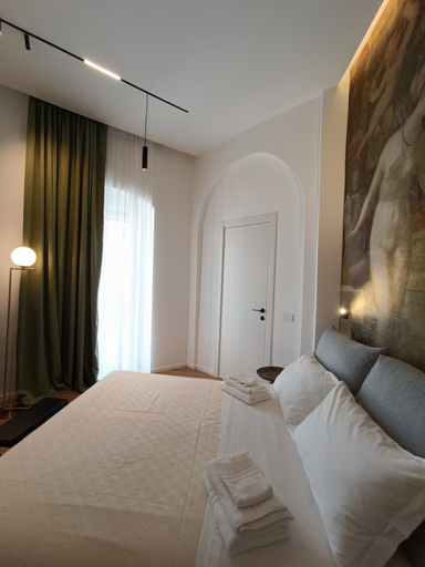 Others 4, MIRO' Rooms, Bari