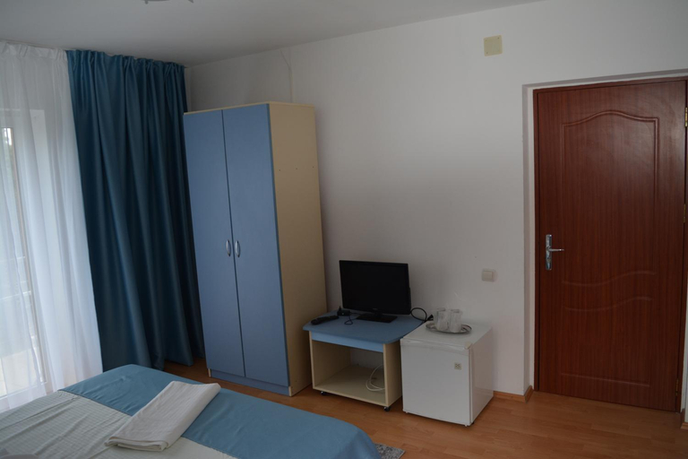 Others 5, Casa Adelina, Tuzla