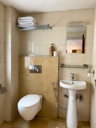 Bathroom 5, Lemon Tree Hotel Pvt. Ltd, Bagmati