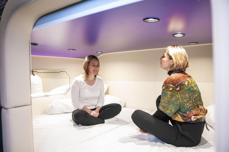 Others 2, AV-3 capsule hotel, Shevchenkivs'kyi