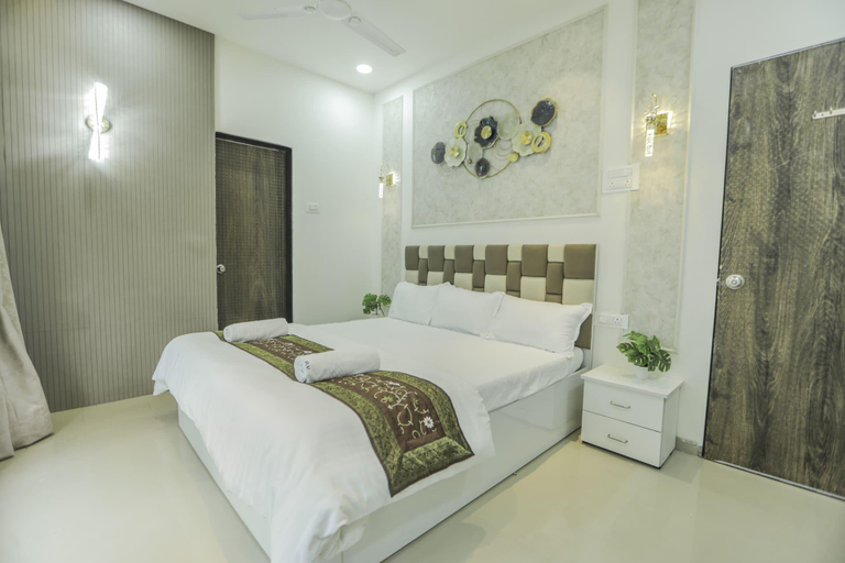 Bedroom 2, 3BHK w/Pool - Harmony Palace by Universe Villas, Nashik