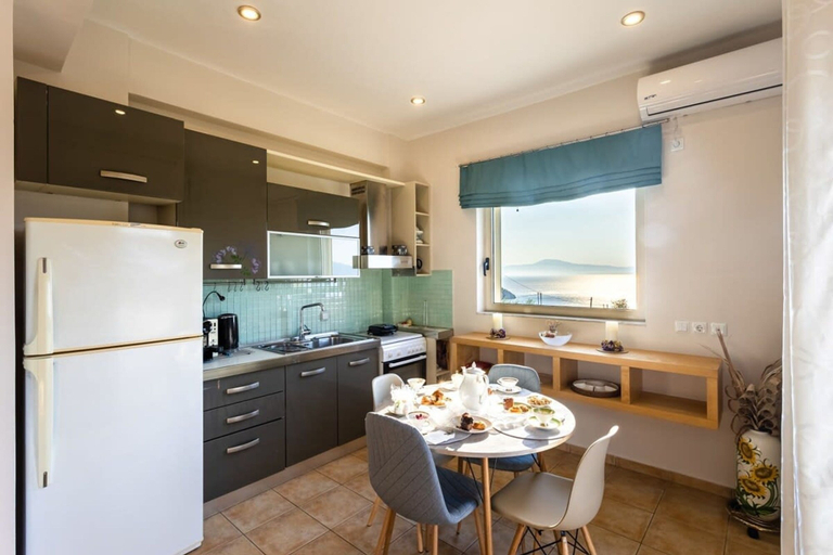 Room 5, Kitries Summer Getaway - Eden Comfy Suite, Peloponnese