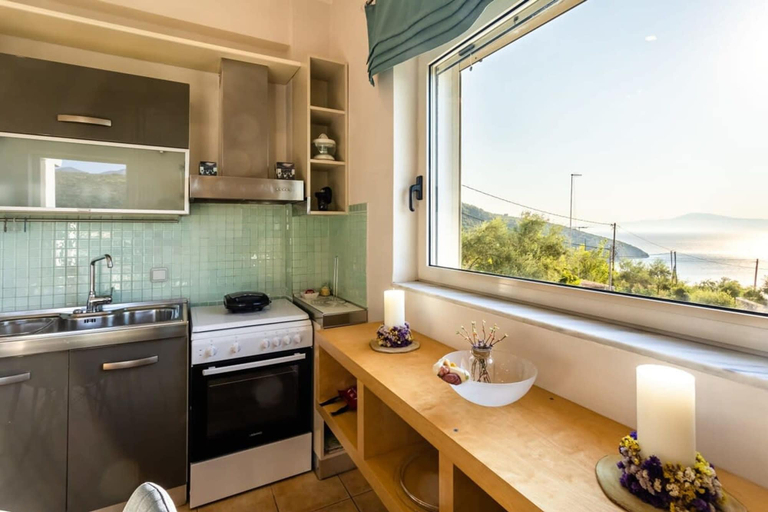Room 4, Kitries Summer Getaway - Eden Comfy Suite, Peloponnese