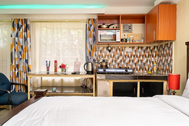Bedroom 2, East of Eden, Roysambu