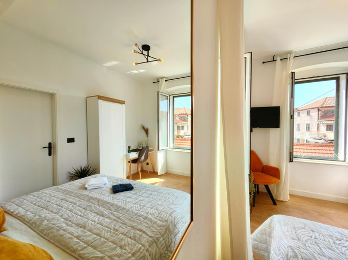 Facilities 5, Studio & rooms Fjok, Split