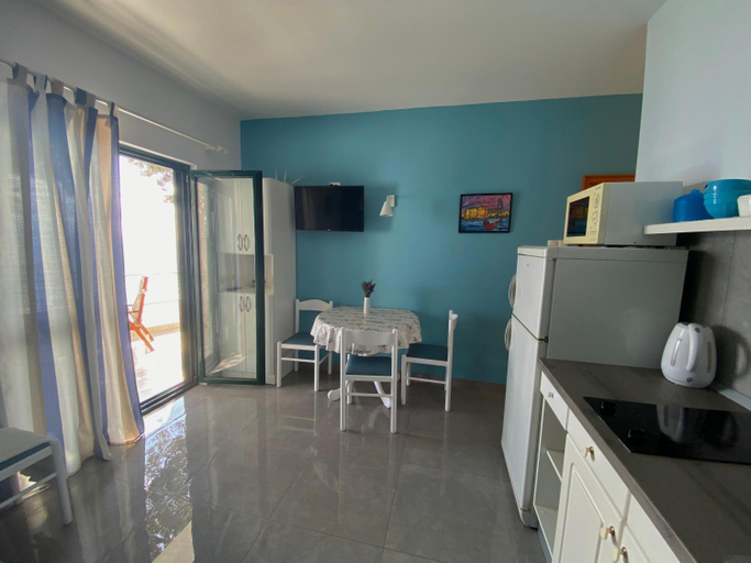 Others 3, Apartments Ante, Gradac