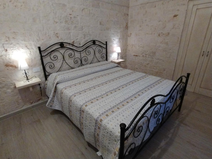 Bedroom 2, La casa di pietra, Bari