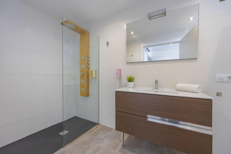 Bathroom 4, Alcanada Golf, Baleares