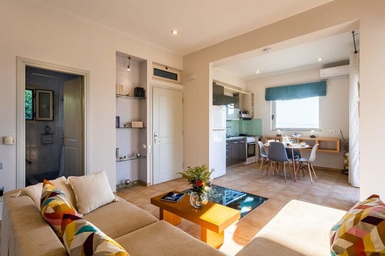 Room 2, Kitries Summer Getaway - Eden Comfy Suite, Peloponnese