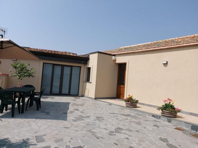 Others 4, Casa Badia, Catania