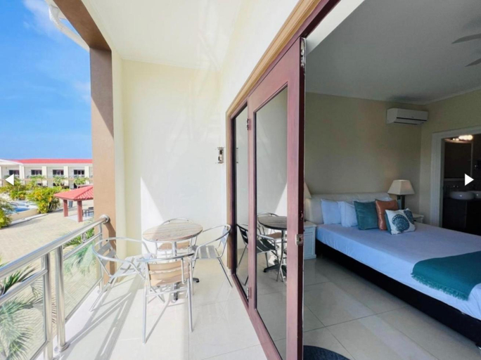 Bedroom 4, Tranquil Eagle Beach Condo, sleeps 4 to 6