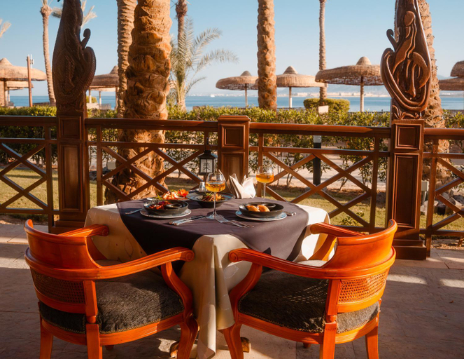 Food & Drinks 5, Palm Royale Resort Soma Bay, Safaja
