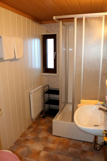 Bathroom, Haus Daheim, Reutte