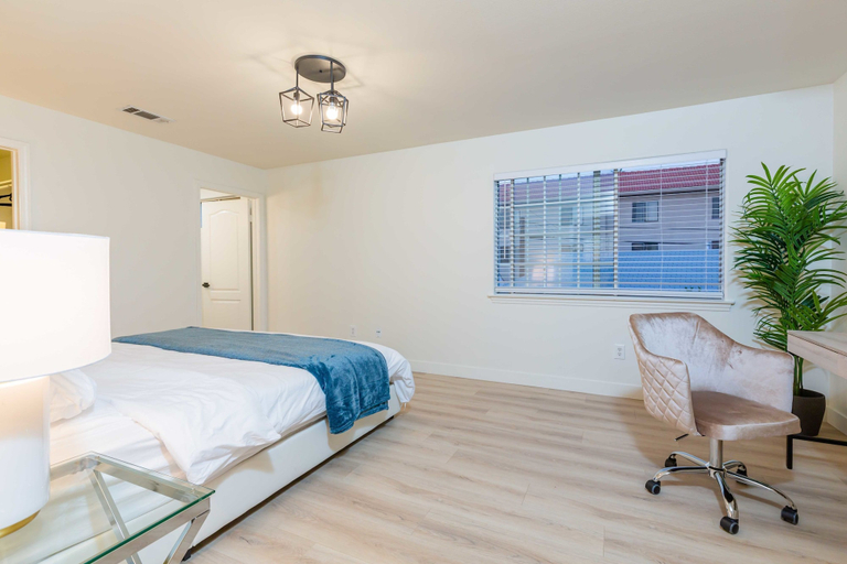 Bedroom 5, Elegant Pasadena Retreat Prime Comfort Awaits, Los Angeles
