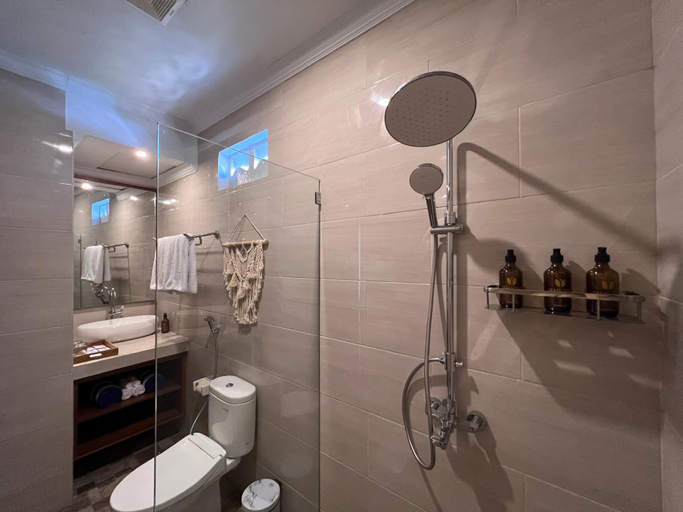 Bathroom 8