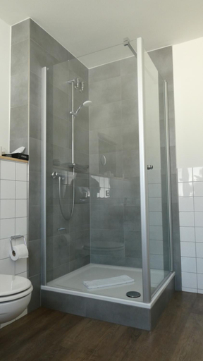 Bathroom 4, CVJM Düsseldorf Hotel & Tagung, Düsseldorf