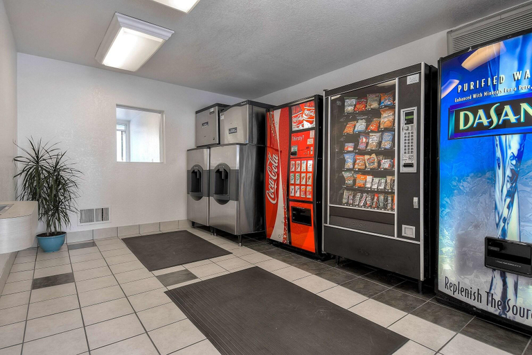 Food & Drinks 5, Motel 6 Fontana, CA, San Bernardino