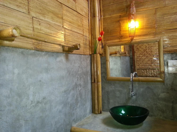Bathroom 3, Tulip Resort, Pai