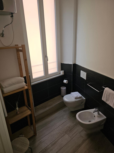 Bathroom 2, Affittacamere 5 Terre Dolci Sogni, La Spezia