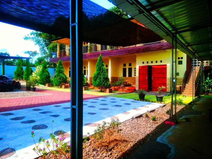 Sport & Beauty 4, Pine Tree House, Jember
