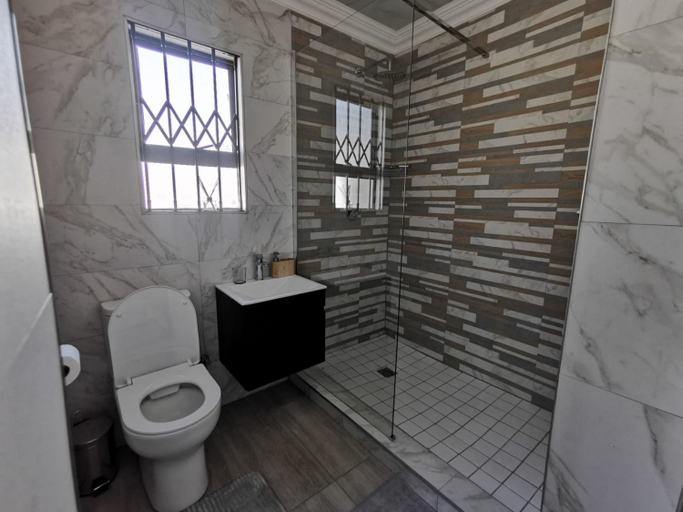Bathroom 4, Gugulethu Guest House, City of Johannesburg
