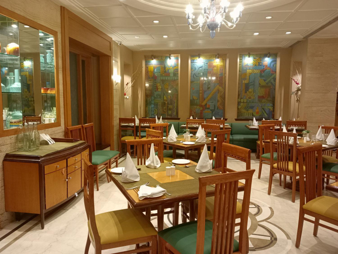 Food & Drinks 5, Sarovar Portico Kalupur Ahmedabad, Ahmadabad