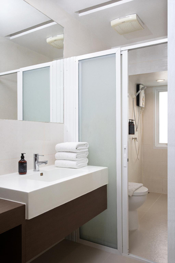 Bathroom 27