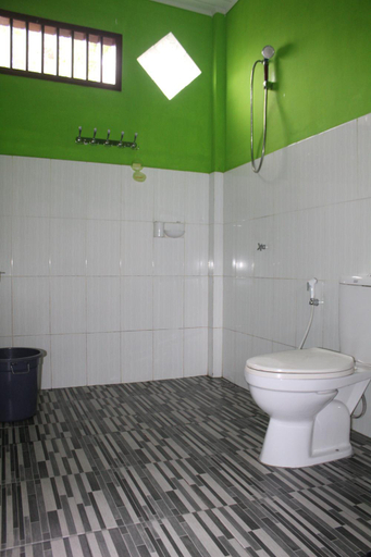 Bathroom 11
