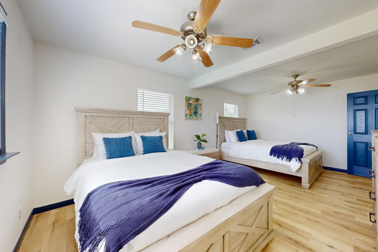 5, The Baytown Getaway - Main House, Harris