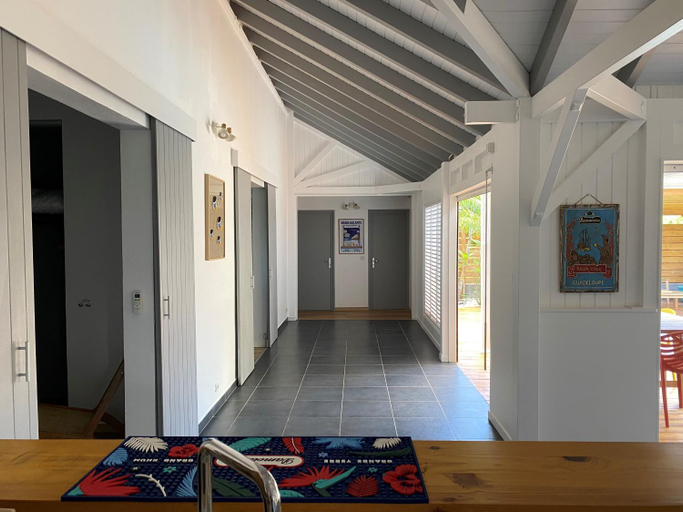 Others 2, Villa bleu karaibes, Saint-François