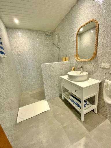 Bathroom 5, Tuburan Cove Beach Resort , Buruanga