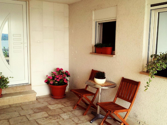 Public Area, Cozy Seaside Apartment Celina, Omiš