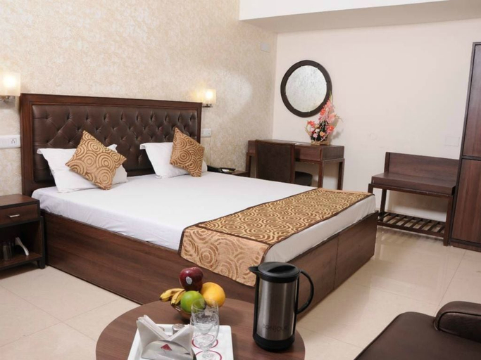 Bedroom 3, Hotel Diamond inn, Chandigarh