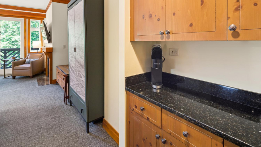 Others 5, 1315 - Studio - Lodge At Spruce - Stowe Mt Resort - Ski in Ski out - Sleeps 4, Lamoille