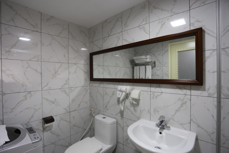 Bathroom 3, Hemu International Apartment, Guangzhou