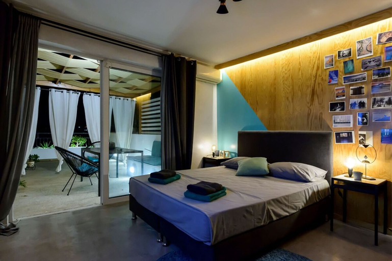 Room 2, Lucy In The Sky With Diamonds, Peloponnese