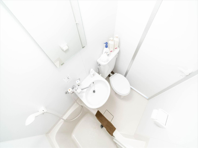 Bathroom 10