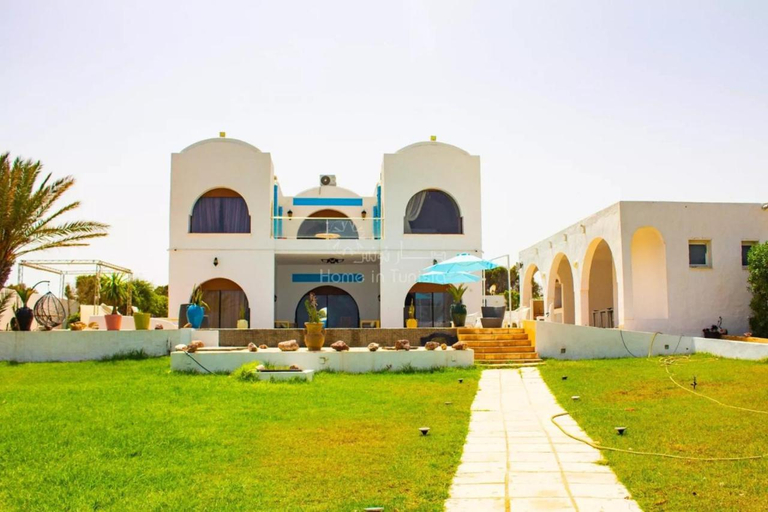 Exterior & Views, Sublime villa pieds dans l eau a Hergla, Ezzouhour
