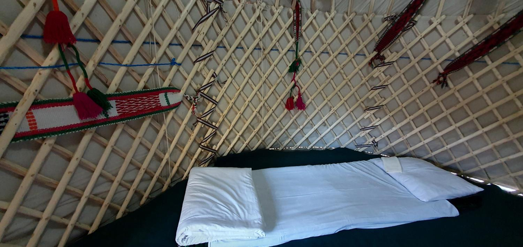 Others 3, Kakhar Yurt stay & Mountain village, Nurota