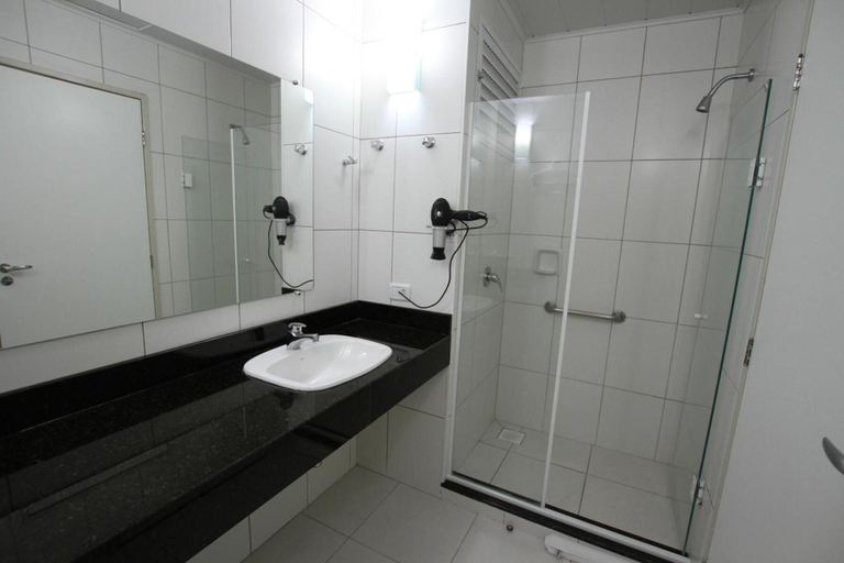 Bathroom 4, Confiance Soho Batel, Curitiba
