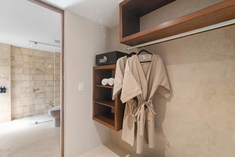 Bathroom 3, KAHATSA' boutique hotel, Cozumel