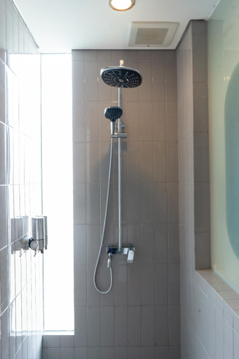 Bathroom 8