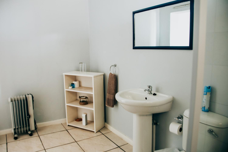 Bathroom 3, Laaiplek Hotel, West Coast