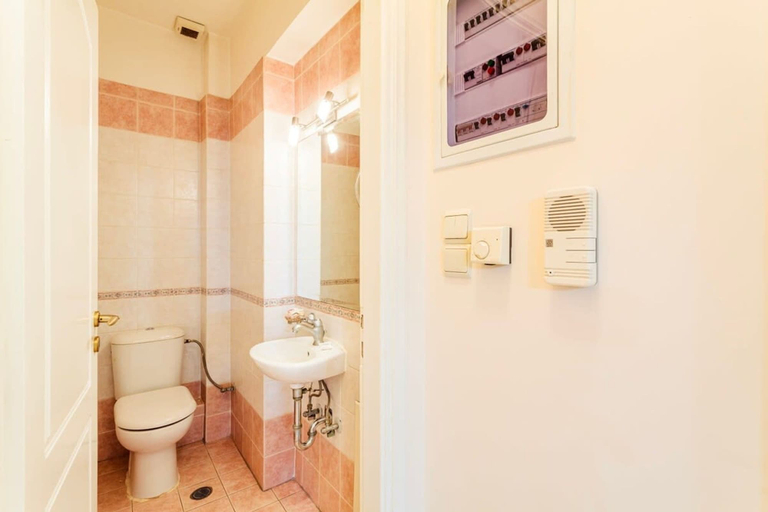 Room 4, Spacious Urban Haven-family Home Perfect Location, Peloponnese