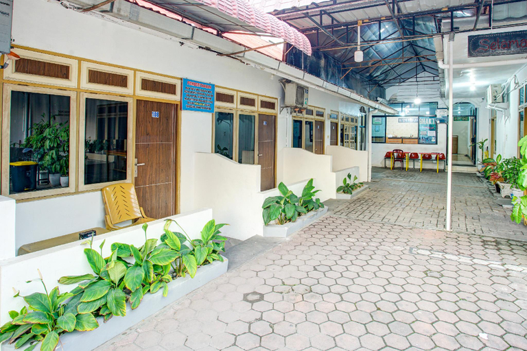 Exterior & Views 1, Capital O 93467 Wisma Olo Syariah, Padang