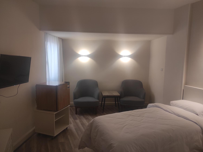 Bedroom 2, Beirut Hotel Cairo, Heliopolis